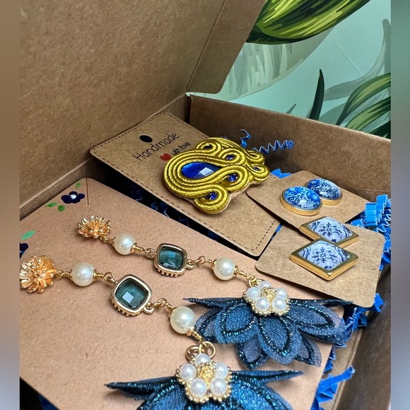 Bohemian Chic Jewelry Gift Set with Hand Painted Box - Unique Christmas Gift Box - Picture 4 of 16